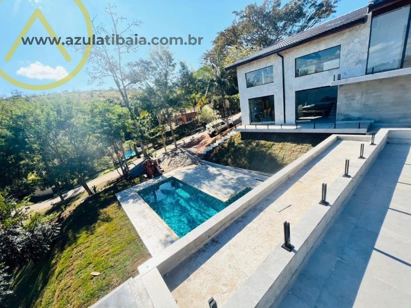 Maravilhosa casa de campo em condomínio com portaria 24h em Atibaia-SP.