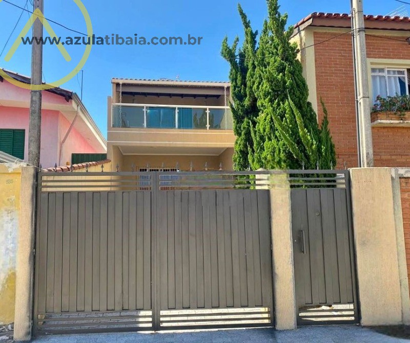 Sobrado no Jardim do Alvinópolis, bairro residencial com comércio local...