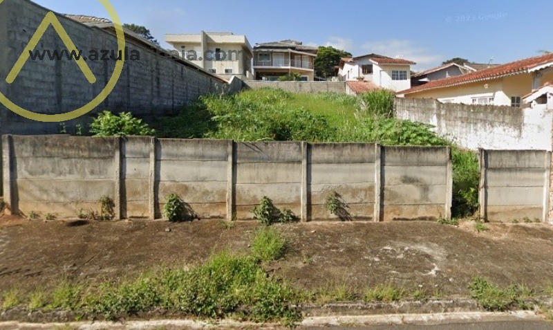 Maravilhoso terreno plano na parte alta do bairro 360,00m²