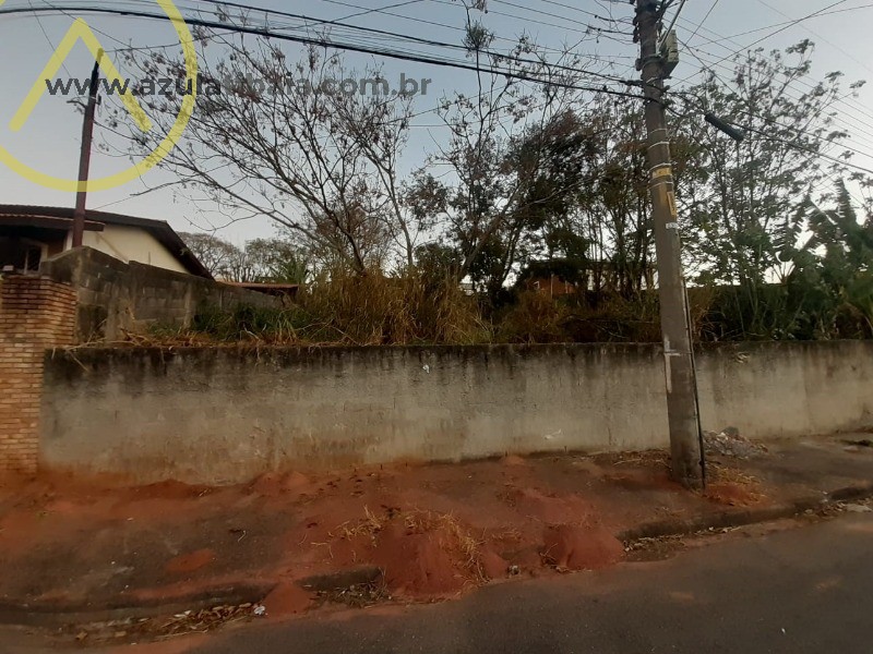 Excelente localização, bairro revitalizado com ruas aslfatadas, lago...