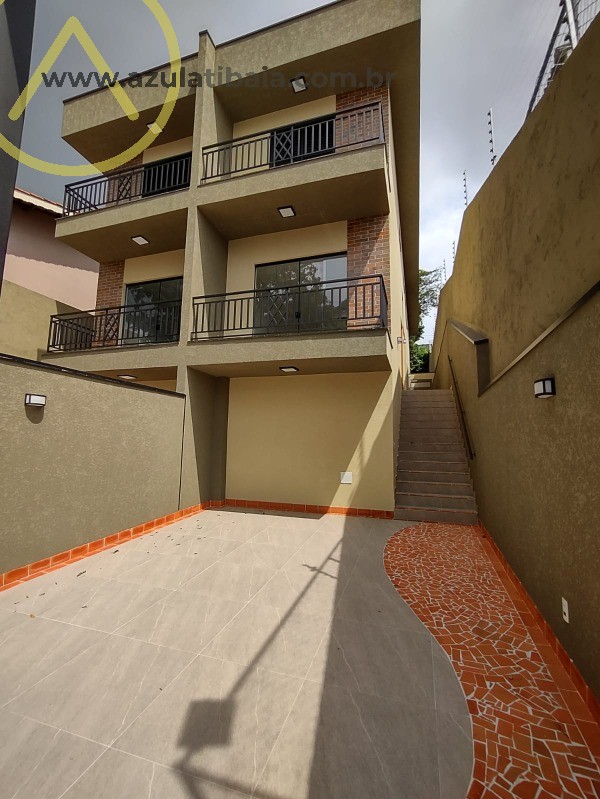 Casa residencial localizada no charmoso bairro, em Atibaia!