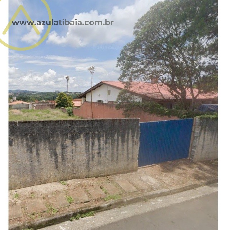 proximo a alameda Lucas Nogueira Garcez e seus comércios, escolas, bancos...