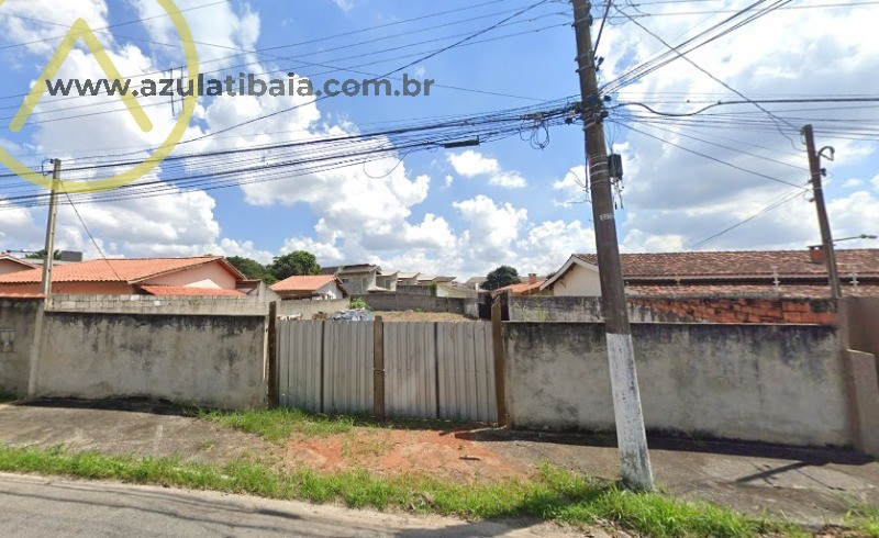Bairro nobre com comércio local, 664,94m², plano, limpo, murado, rua asfaltada. 16,00 X 40,00m²
