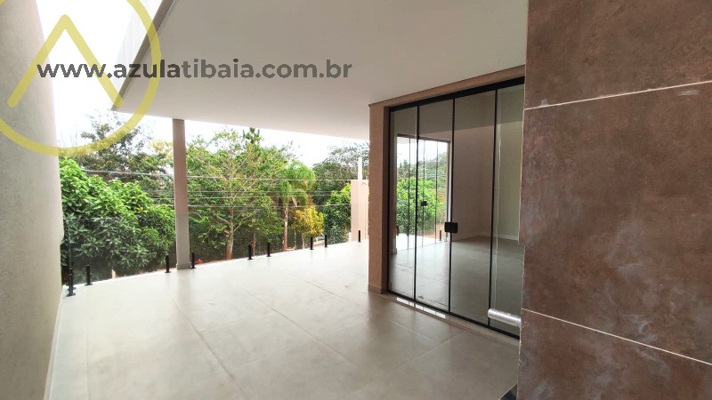 Excelente localização dentro da cidade, proporcionando fácil acesso e uma vista deslumbrante.