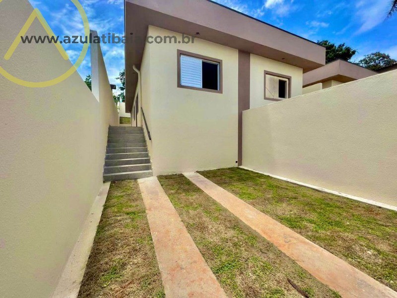 Casa nova em ótima localização próximo ao comércio local da região em Atibaia