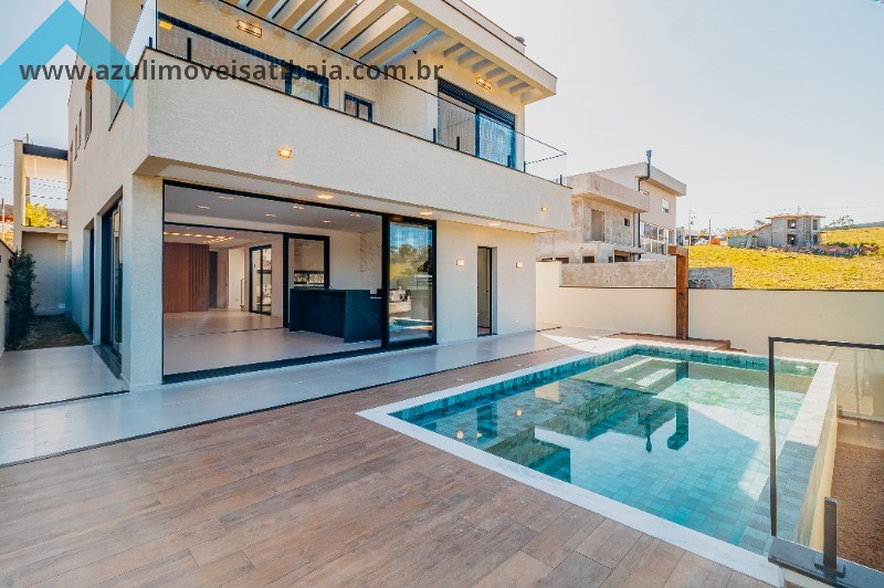Casa com 3 suites, vista panorâmica maravilhosa, um luxo.