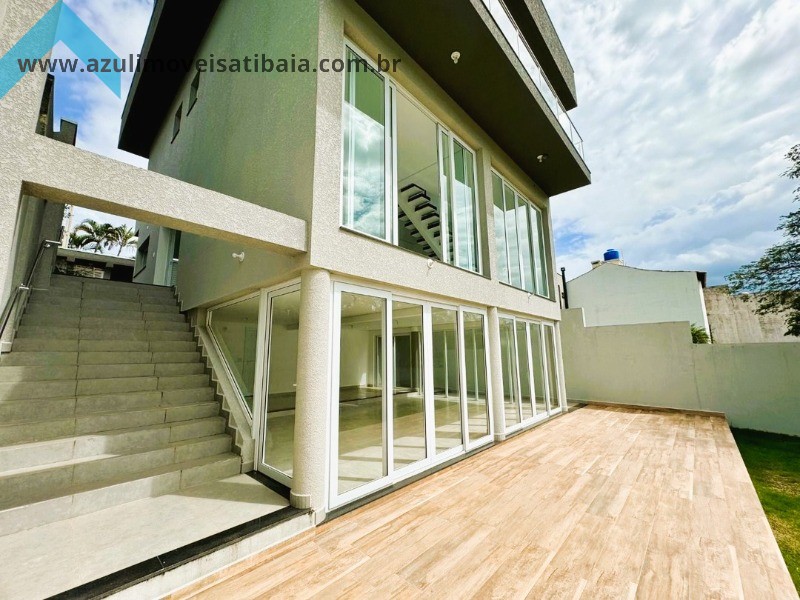 Casa a venda, região nobre de Atibaia, 3 suites e Terreno de 468 m².
