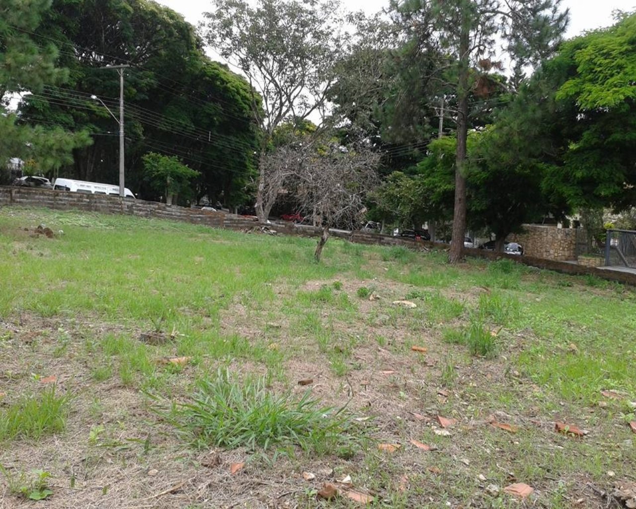 Terreno a venda em Atibaia, bairro residencial junto ao centro, próximo do AME e Parque Edmundo Zanoni