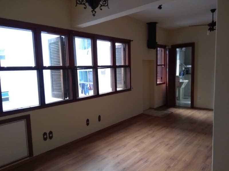 Apartamento à venda com 3 quartos, 90m² - Foto 2