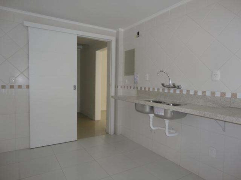 Apartamento à venda com 3 quartos, 144m² - Foto 10