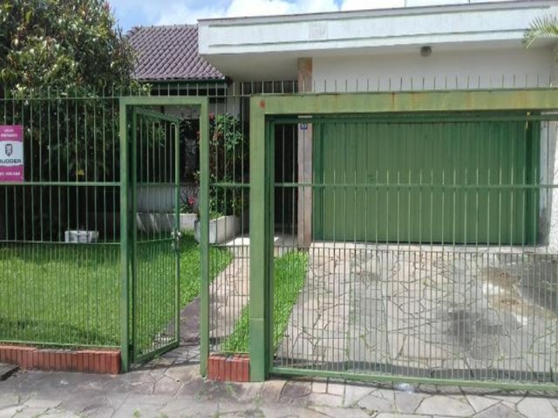 Casa à venda com 3 quartos, 215m² - Foto 1