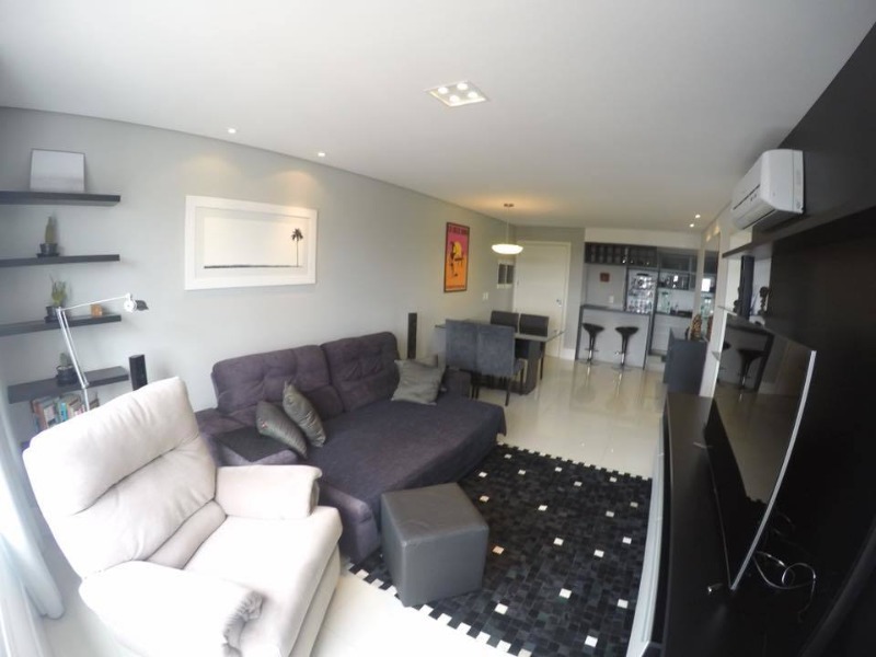 Apartamento à venda com 2 quartos, 77m² - Foto 4