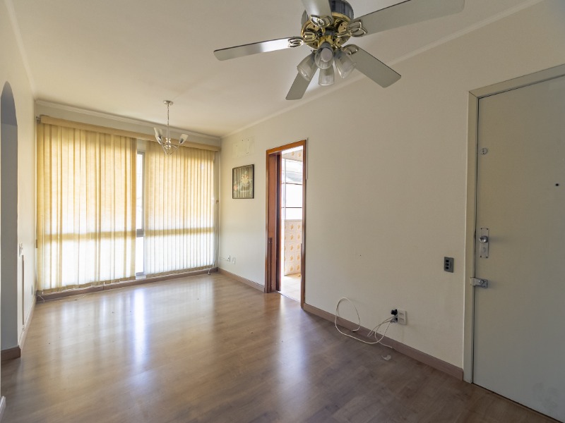 Apartamento à venda com 2 quartos, 70m² - Foto 4