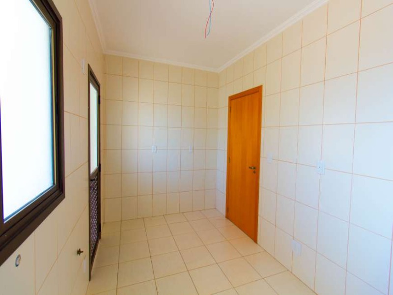 Apartamento à venda com 3 quartos, 125m² - Foto 9