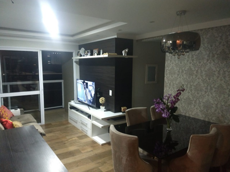 Apartamento à venda com 2 quartos, 67m² - Foto 2