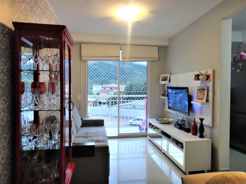 Apartamento à venda com 2 quartos, 56m² - Foto 3