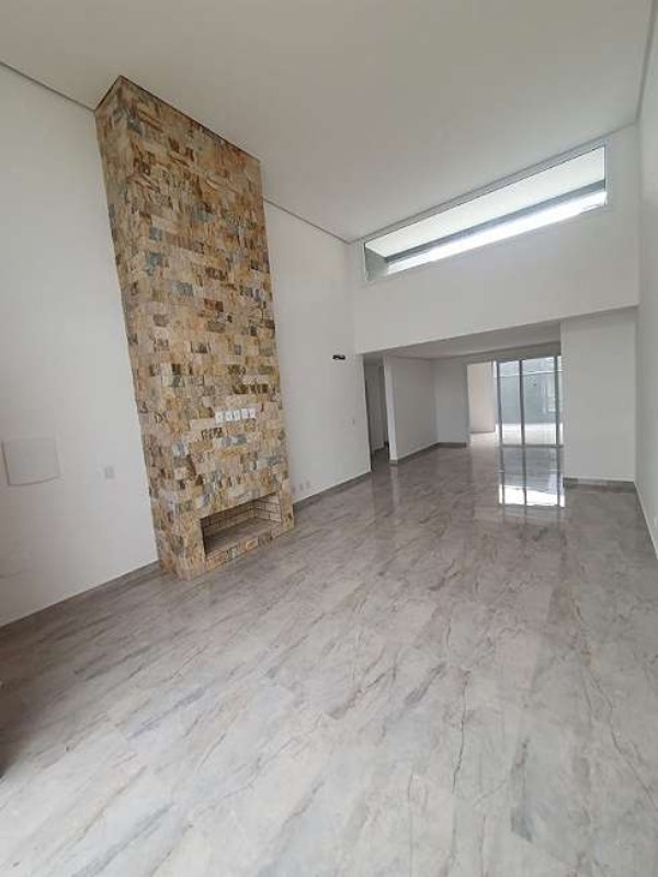 Casa à venda com 3 quartos, 138m² - Foto 4