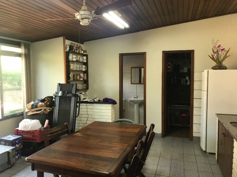 Casa à venda com 4 quartos, 230m² - Foto 33