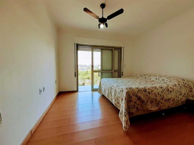 Casa à venda com 3 quartos, 245m² - Foto 8