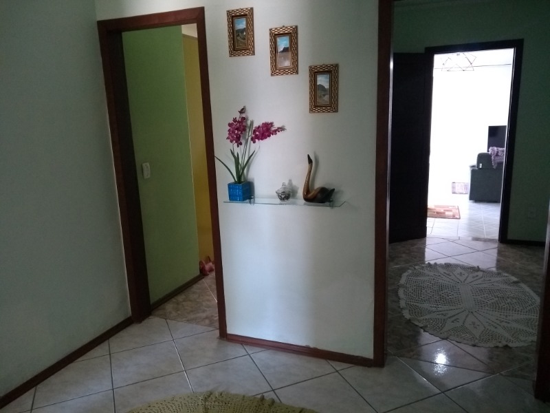 Casa à venda com 3 quartos, 161m² - Foto 4