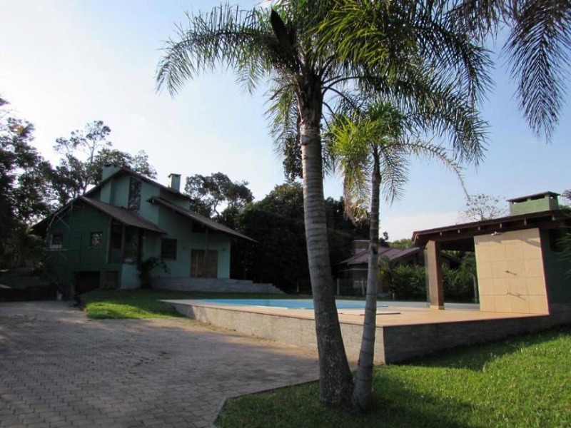 Casa de Condomínio à venda com 4 quartos, 300m² - Foto 2