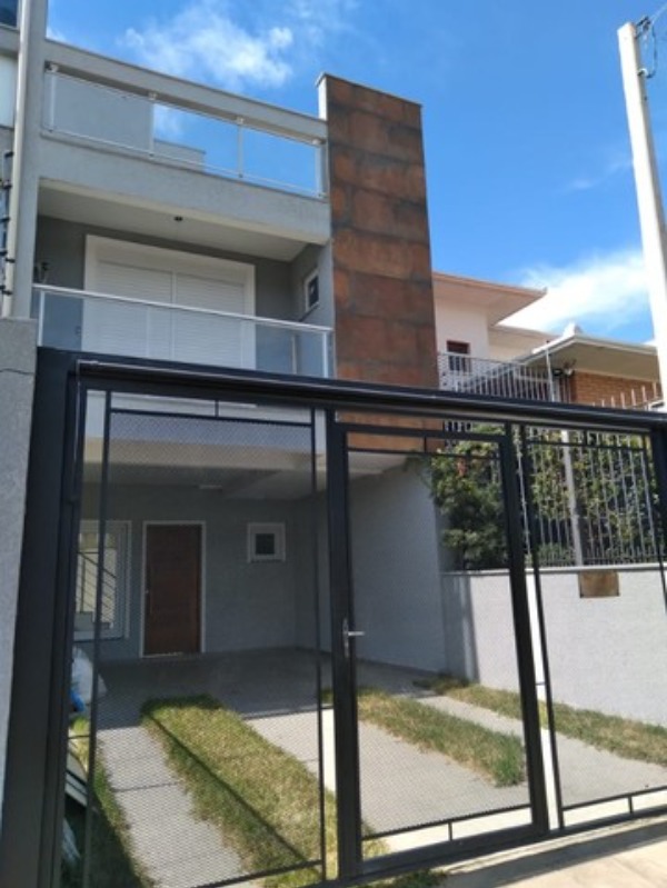 Casa à venda com 3 quartos, 140m² - Foto 1