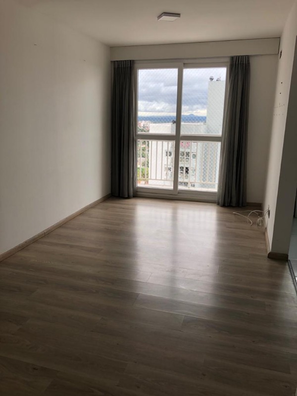 Apartamento à venda com 3 quartos, 73m² - Foto 2