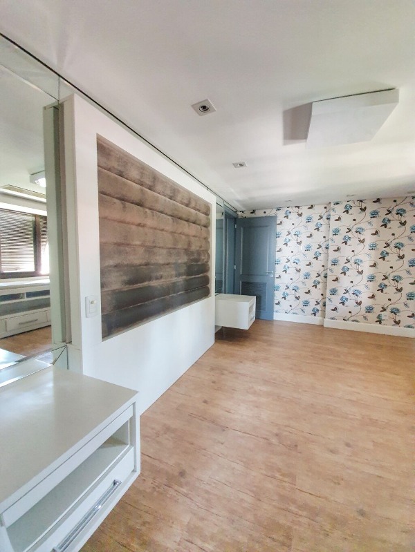 Apartamento à venda com 3 quartos, 258m² - Foto 12