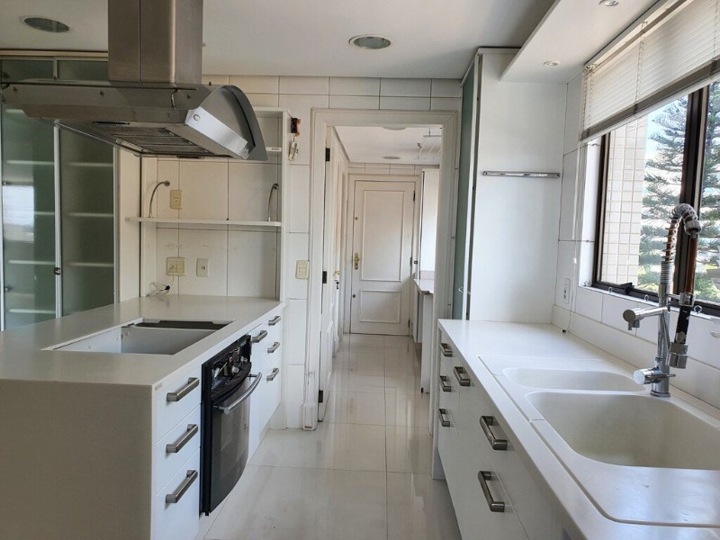 Apartamento à venda com 3 quartos, 230m² - Foto 3