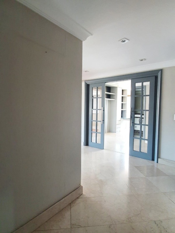 Apartamento à venda com 3 quartos, 258m² - Foto 7