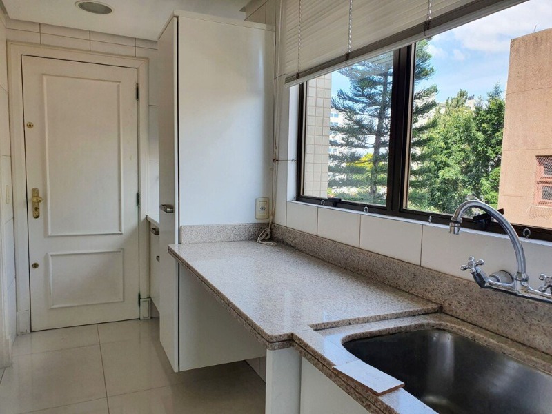 Apartamento à venda com 3 quartos, 230m² - Foto 5