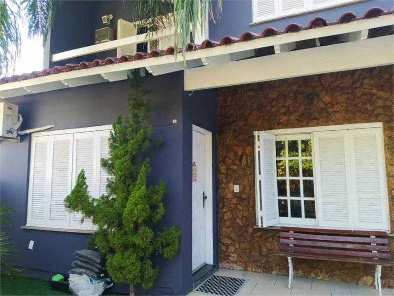 Casa à venda com 3 quartos, 168m² - Foto 1