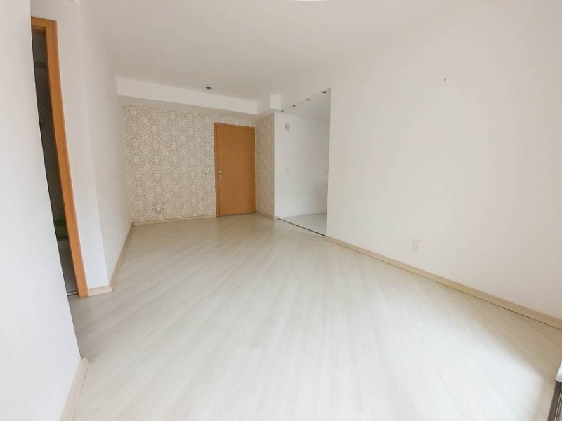 Apartamento à venda com 2 quartos, 63m² - Foto 2