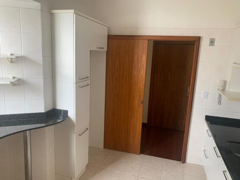 Apartamento à venda com 3 quartos, 121m² - Foto 5