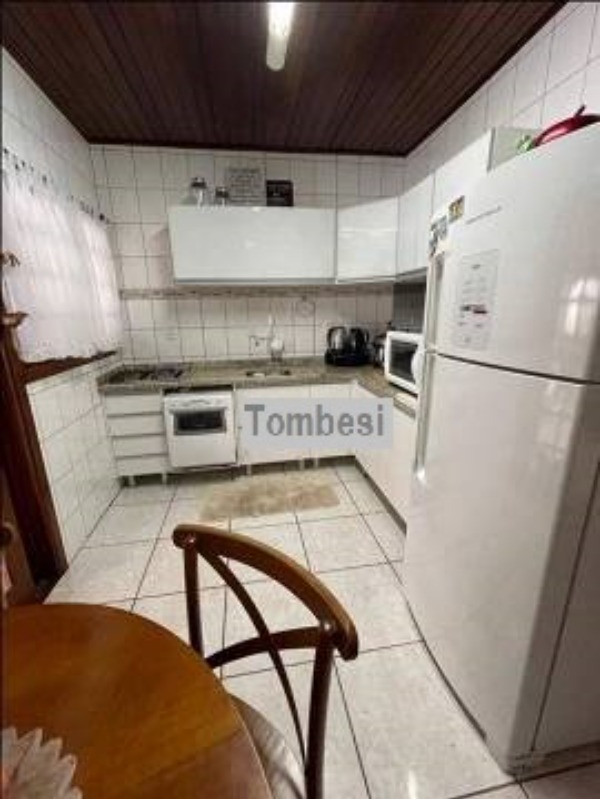 Casa à venda com 3 quartos, 140m² - Foto 4