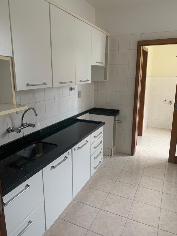 Apartamento à venda com 3 quartos, 121m² - Foto 4