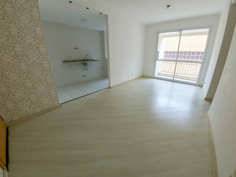 Apartamento à venda com 2 quartos, 63m² - Foto 4