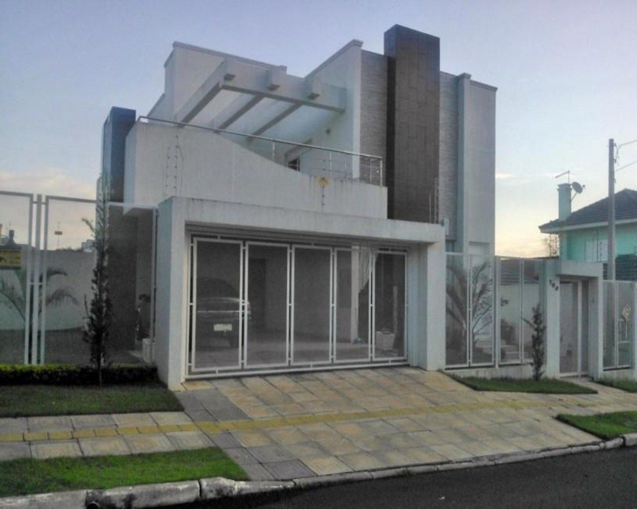Casa à venda com 3 quartos, 207m² - Foto 2