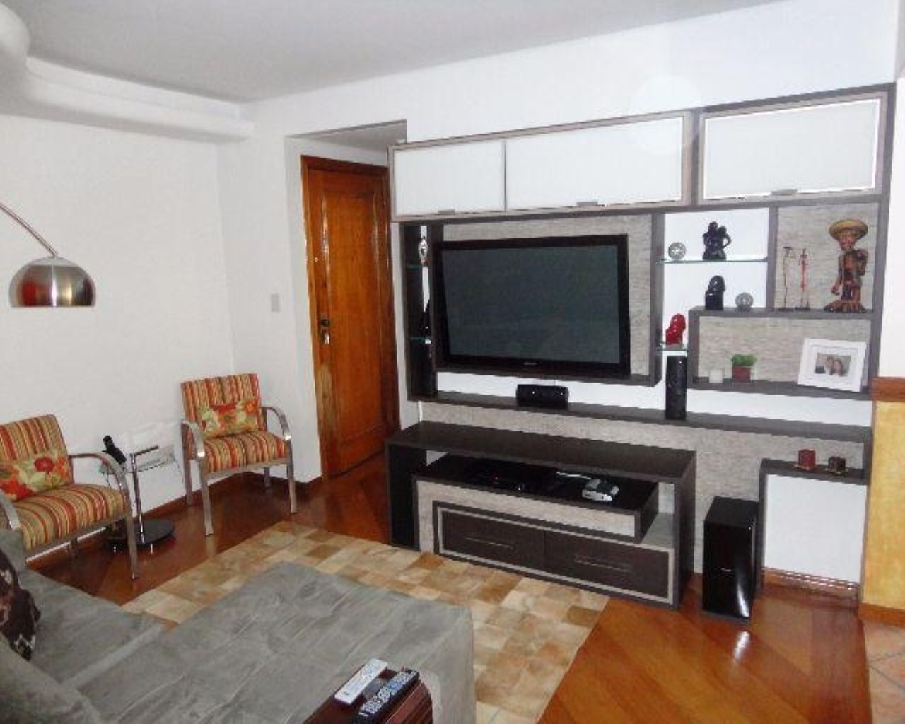 Apartamento à venda com 3 quartos, 90m² - Foto 4