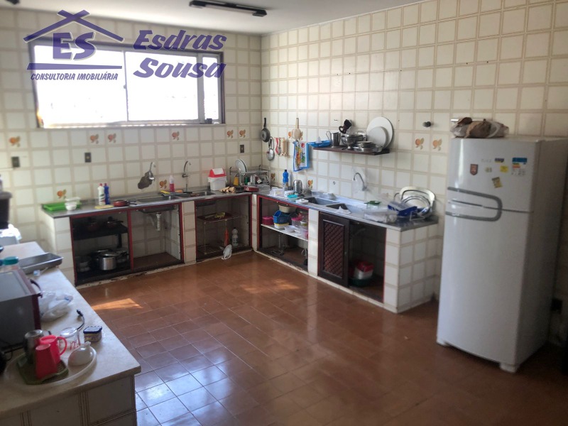 Casa à venda e aluguel com 4 quartos, 1440m² - Foto 3