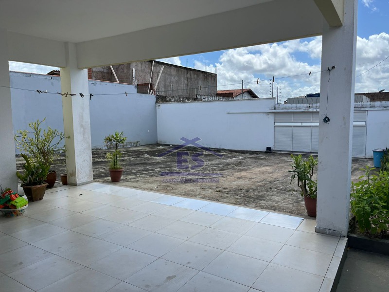 Casa à venda com 3 quartos, 184m² - Foto 11