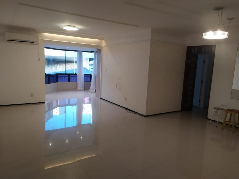 Apartamento à venda com 2 quartos, 131m² - Foto 1