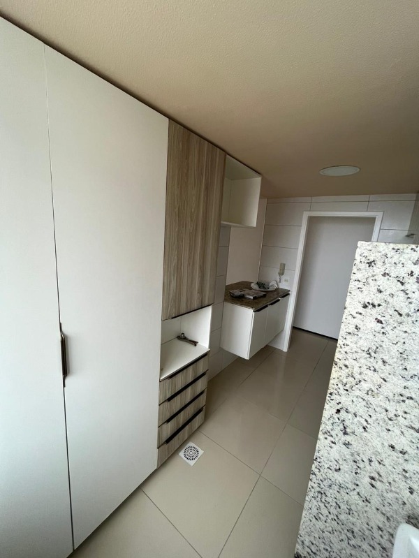 Apartamento para alugar com 2 quartos, 76m² - Foto 3