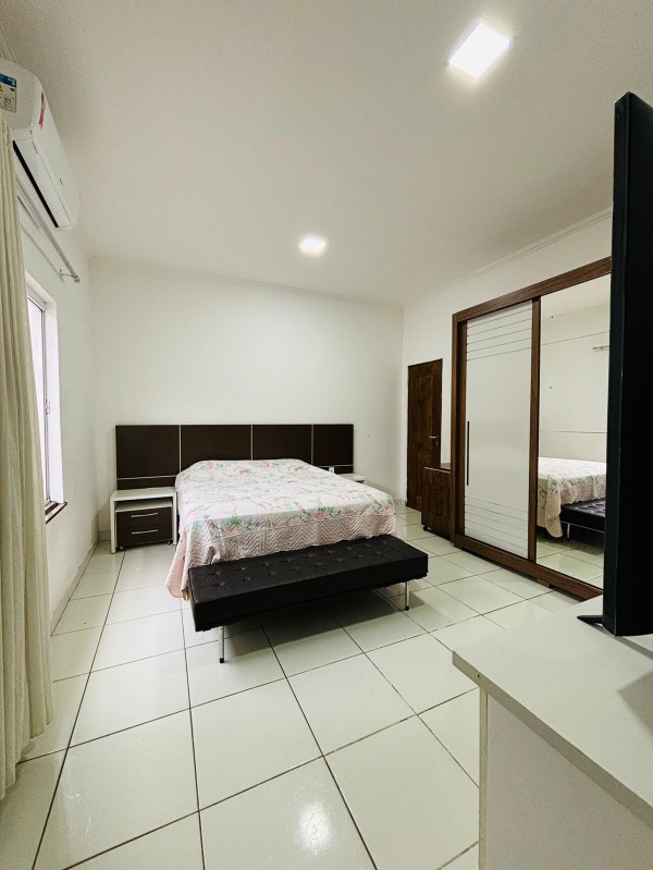 Casa à venda com 3 quartos, 250m² - Foto 15