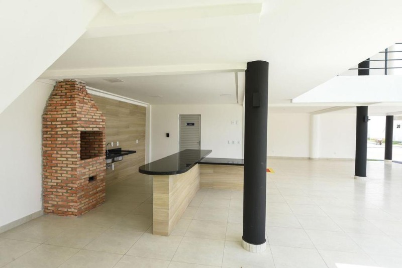 Casa à venda com 4 quartos, 231m² - Foto 2