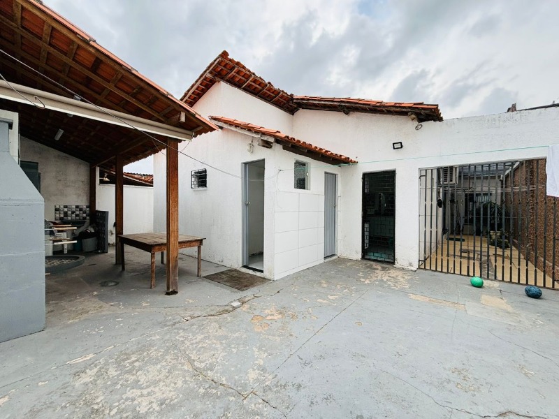 Casa à venda com 3 quartos, 250m² - Foto 20