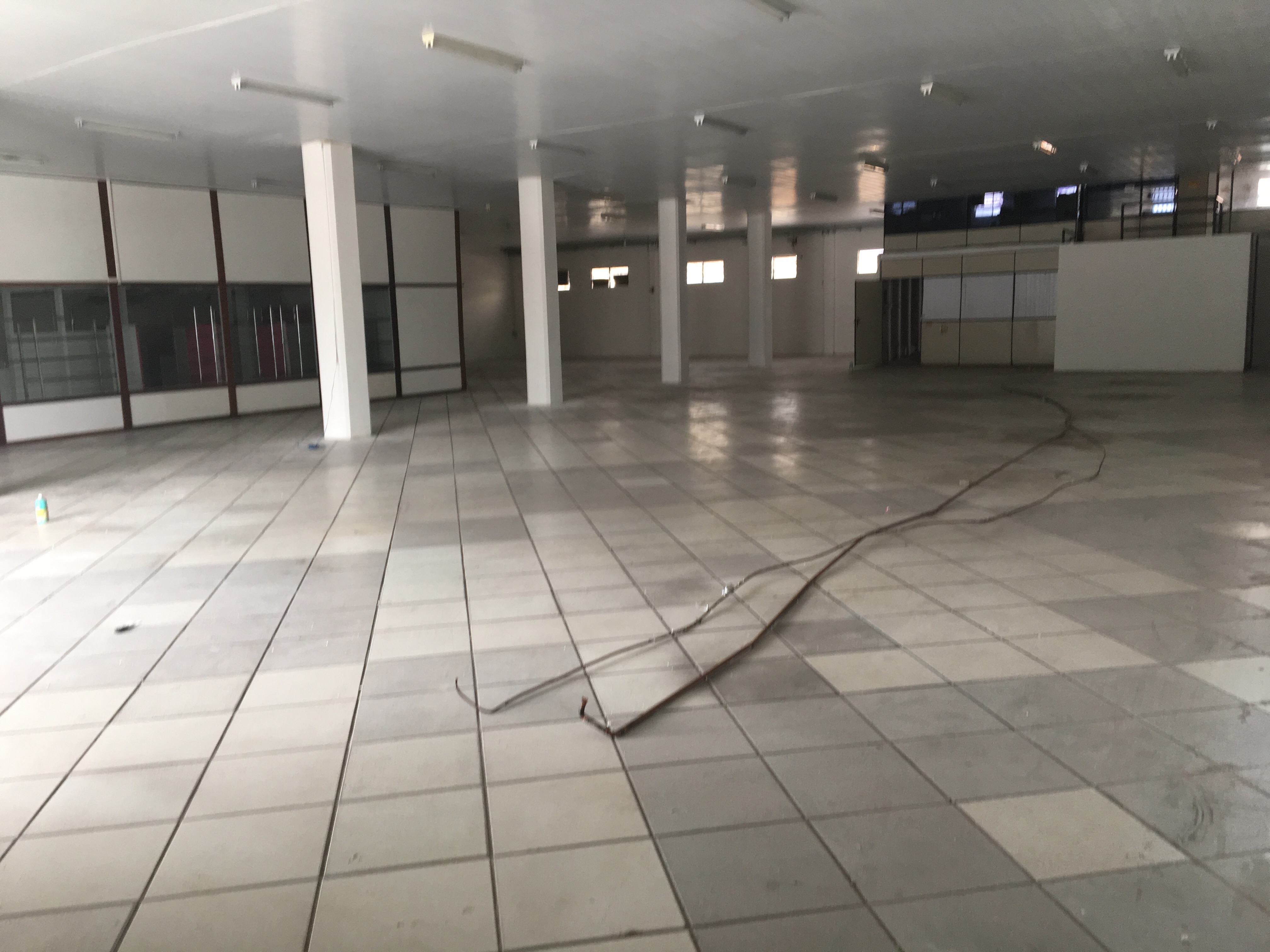 Depósito-Galpão-Armazém para alugar, 1200m² - Foto 1