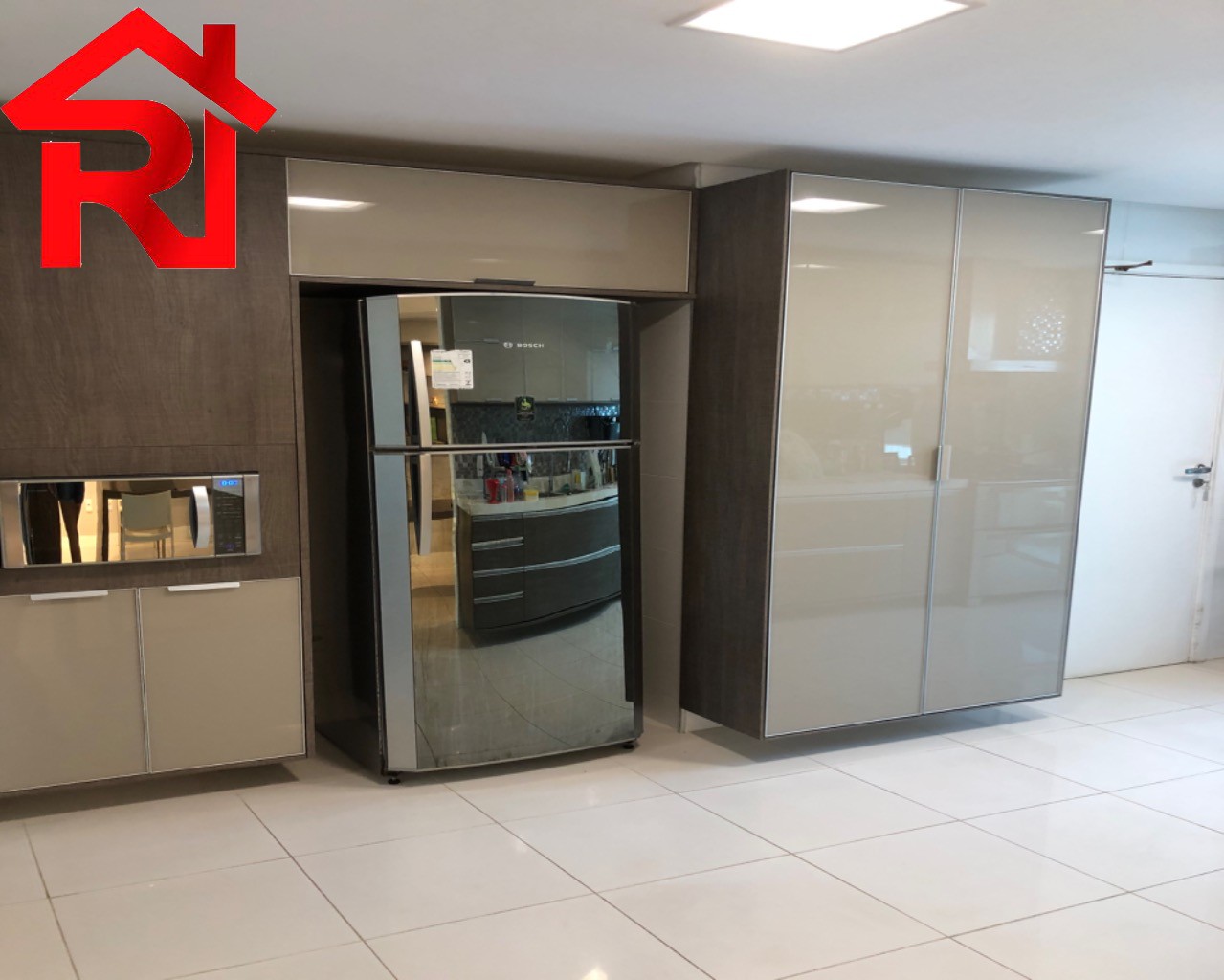 Apartamento à venda com 3 quartos, 198m² - Foto 4