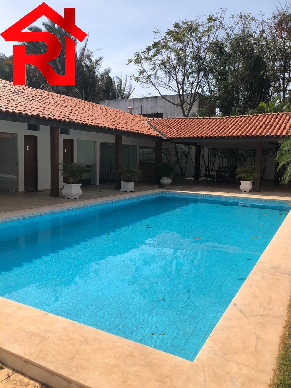 Casa para alugar com 4 quartos, 900m² - Foto 17