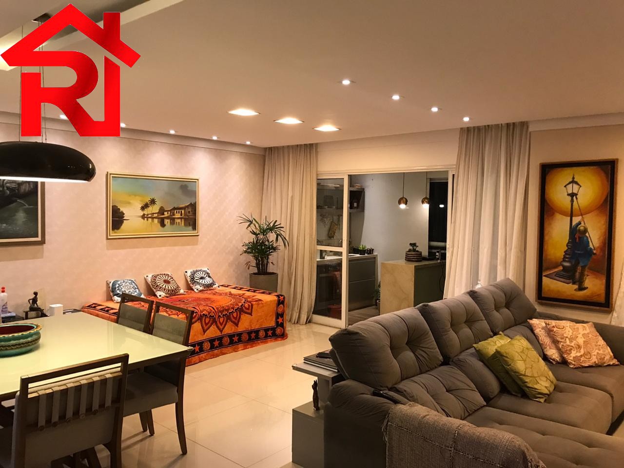 Apartamento à venda com 3 quartos, 121m² - Foto 1